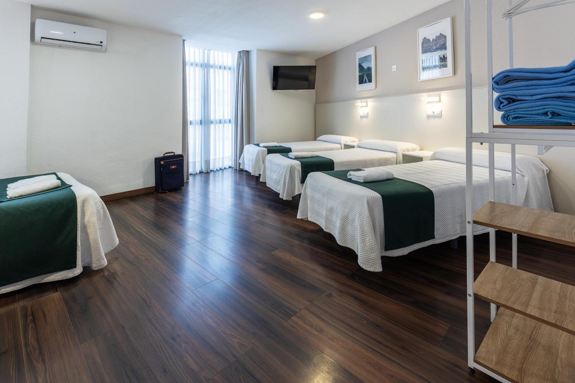Hostal Gran Via Pinto Kültér fotó
