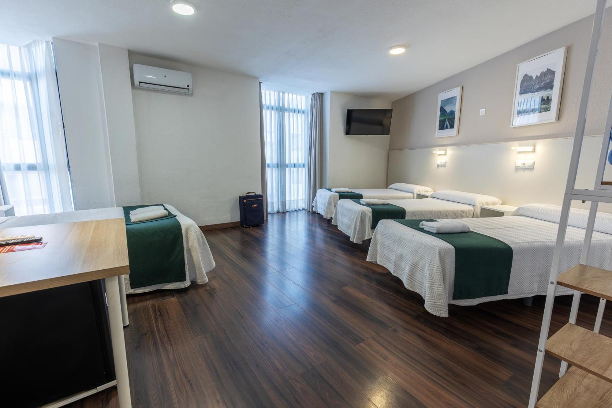Hostal Gran Via Pinto Kültér fotó
