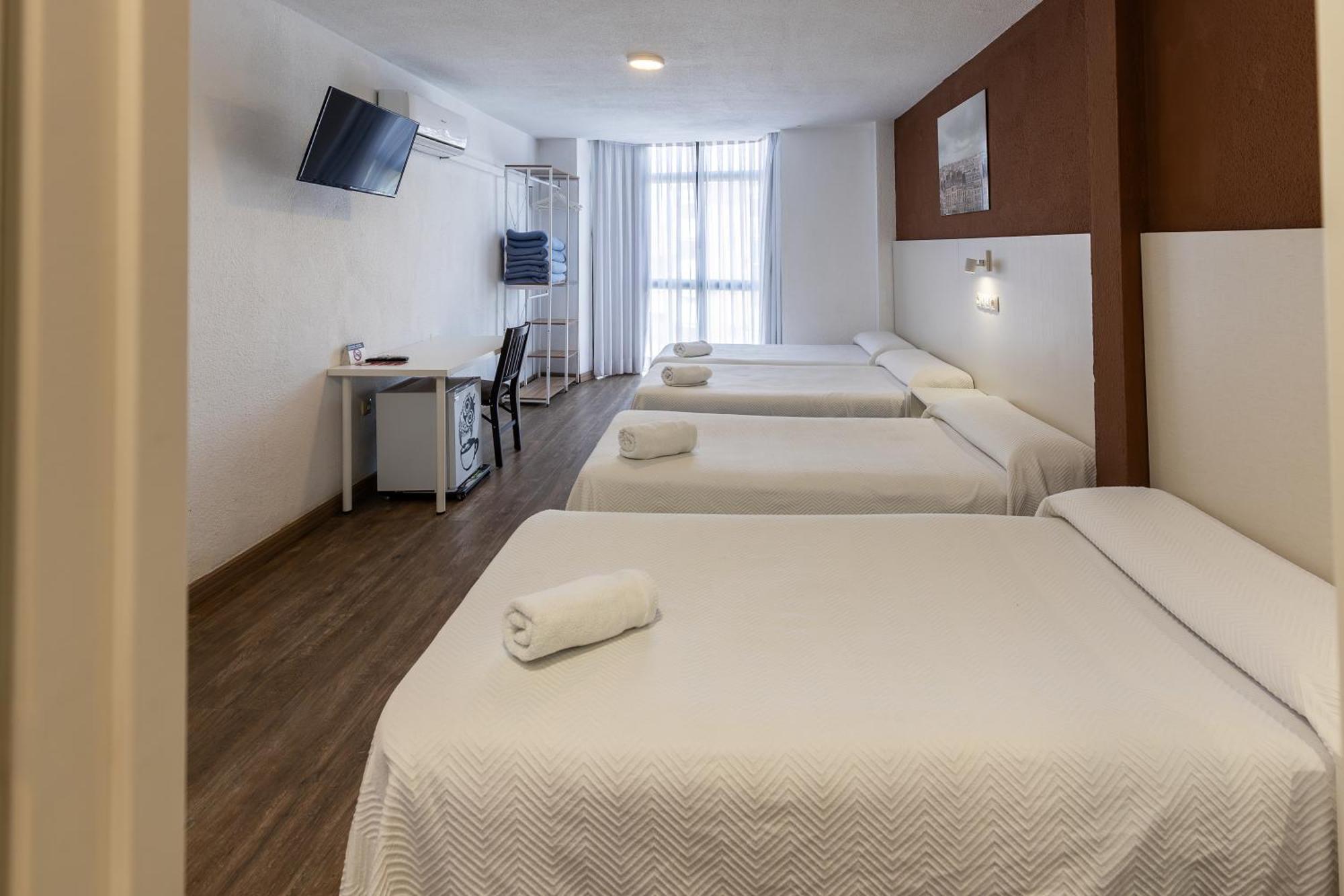 Hostal Gran Via Pinto Kültér fotó