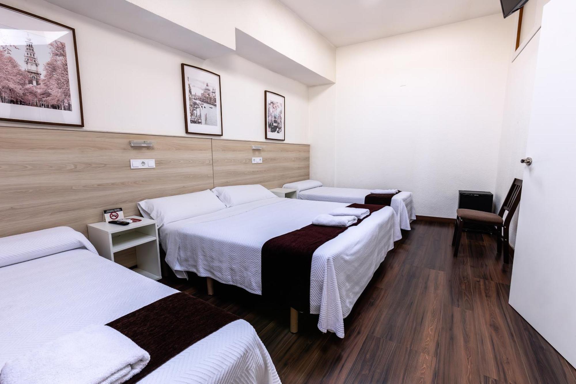 Hostal Gran Via Pinto Kültér fotó