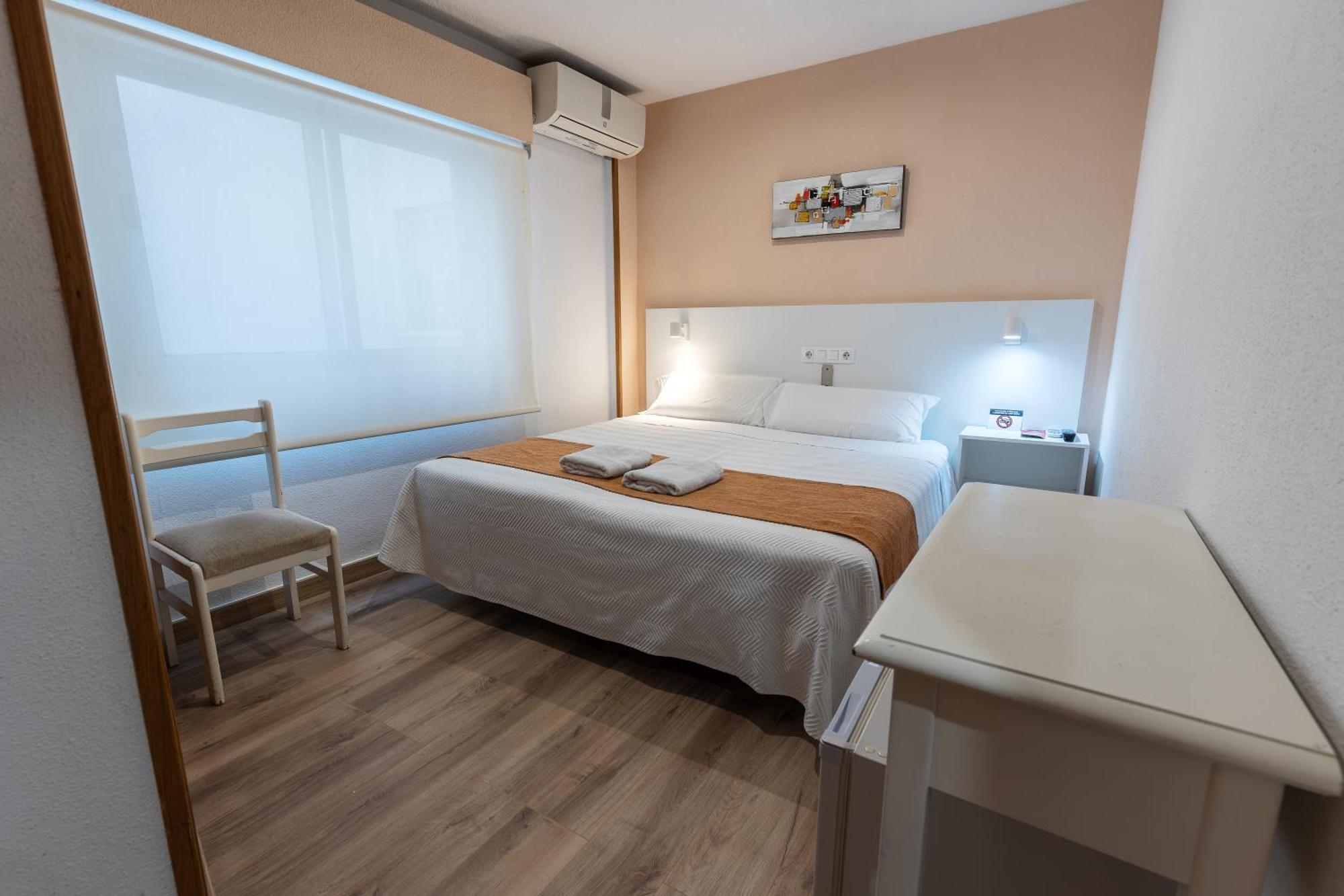 Hostal Gran Via Pinto Kültér fotó